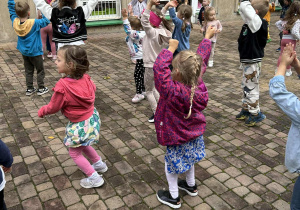 zabawy ruchowe przy muzyce - Dzień Przedszkolaka