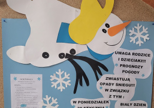 Plakat na temat organizacji Białego Dnia w przedszkolu.