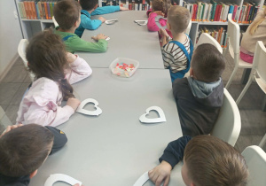 Warsztaty Walentynkowe w bibliotece - grupy starsze