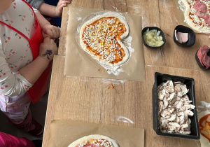 Warsztaty kulinarne w Pizzerii - grupa Skrzatów