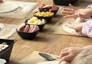 Warsztaty kulinarne w Pizzerii - grupa Skrzatów