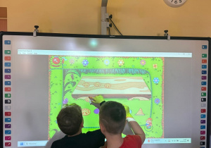 Gry edukacyjne dla naszych przedszkolaków zakupione z 1,5 % podatku na tablicę mulitimedialną