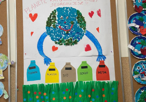 Dzień Ziemi - nauka dbania o nasze wspólne środowisko - praca plastyczna w grupie Skrzatów