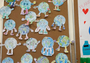 Dzień Ziemi - nauka dbania o nasze wspólne środowisko - praca plastyczna w grupie Jeżyków